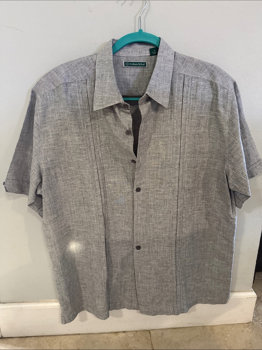 Cubavera Men’s Short-Sleeve Button-Down Shirt in Light Gray
